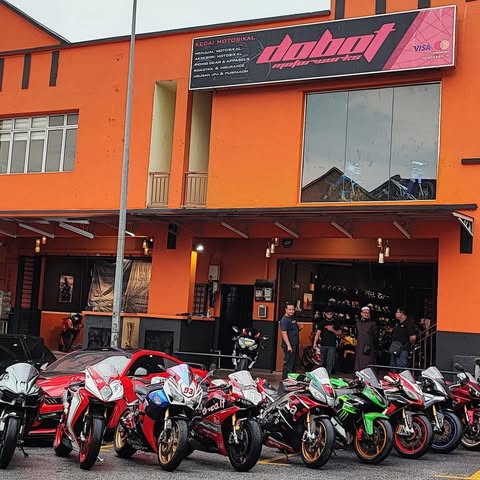 DOBOT CUSTOMWORKS SERVICES SDN. BHD. logo