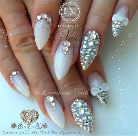 FLORAL NAILS SDN BHD logo