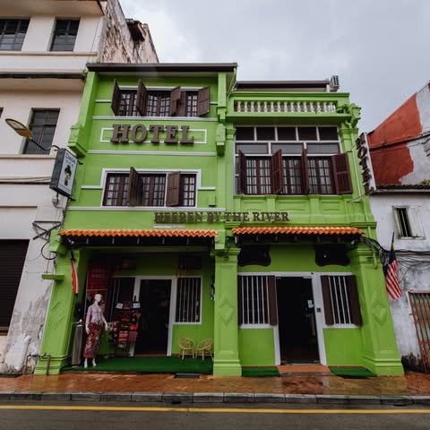HEEREN BY THE RIVER SDN BHD logo