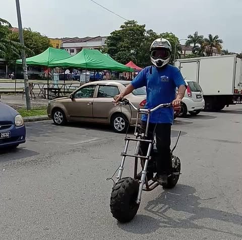 IMPIAN GIZMO CUSTOM SDN. BHD. logo