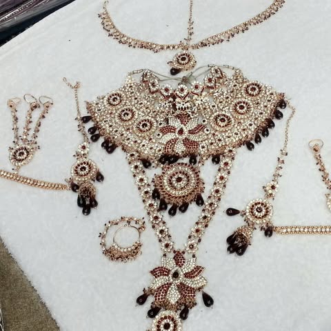 PERFECT GLOW AND COLLECTION SDN. BHD. Logo