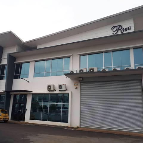 REGAL BATTERY MARKETING SDN. BHD. Logo