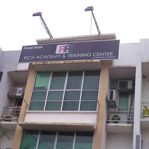 RICH ACADEMY SDN BHD logo